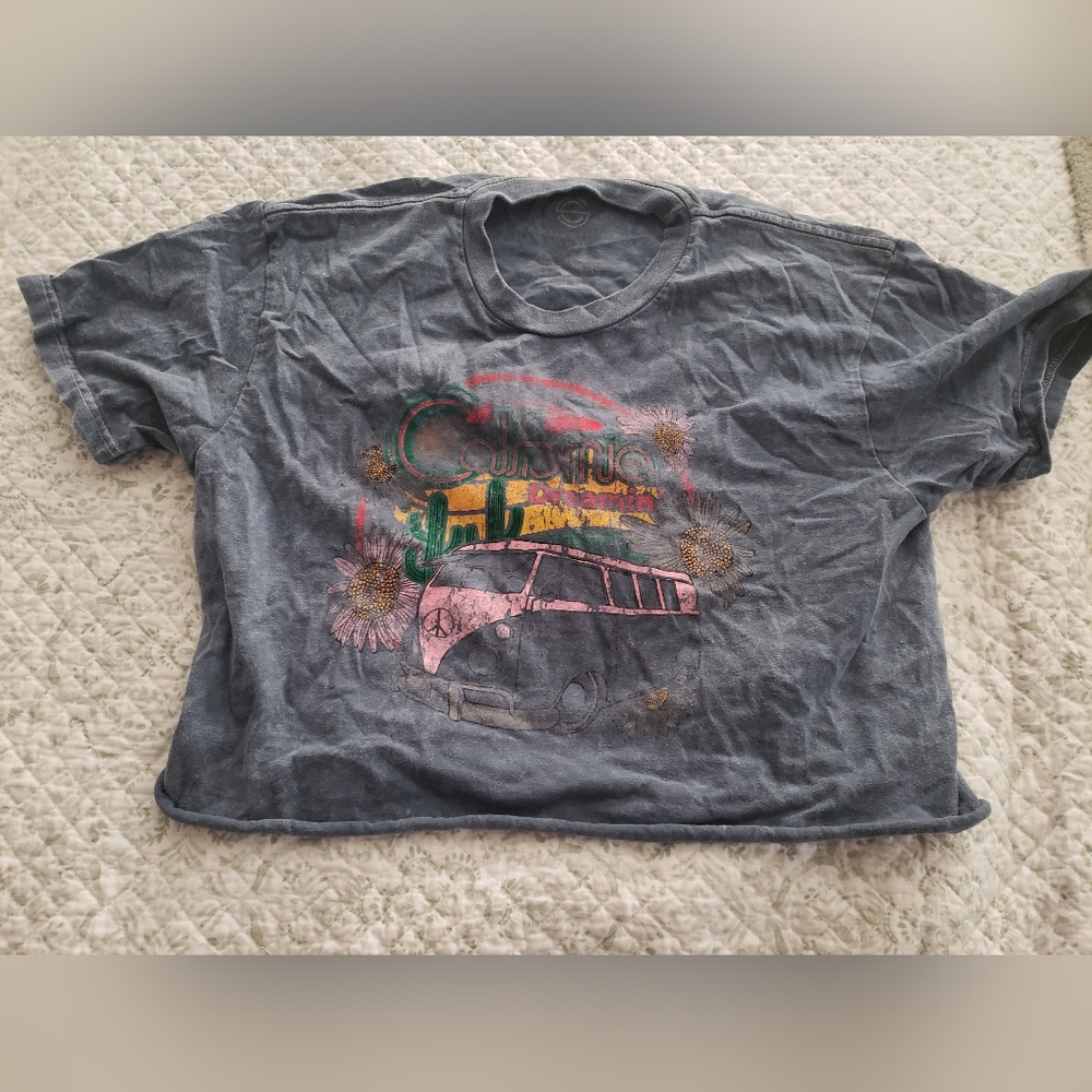 Graphic t-shirt crop top